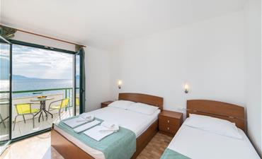 hotel Riva_třílůžkový pokoj s přistýlkou